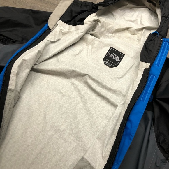 The North Face windbreaker/rain jacket Size M - Picture 5 of 8